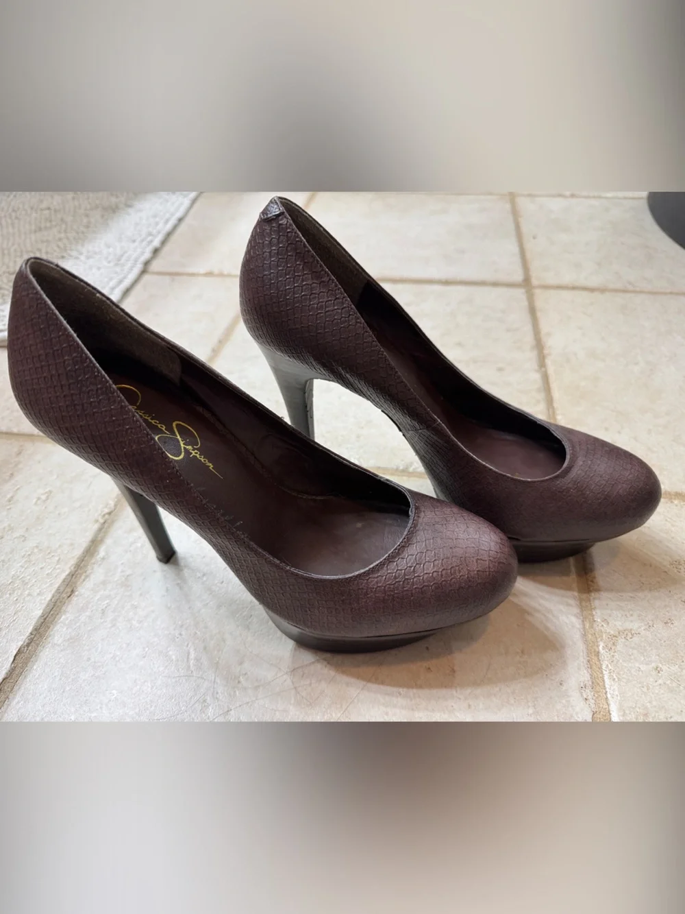 Jessica Simpson Dark Brown Textured Round-Toe Heels